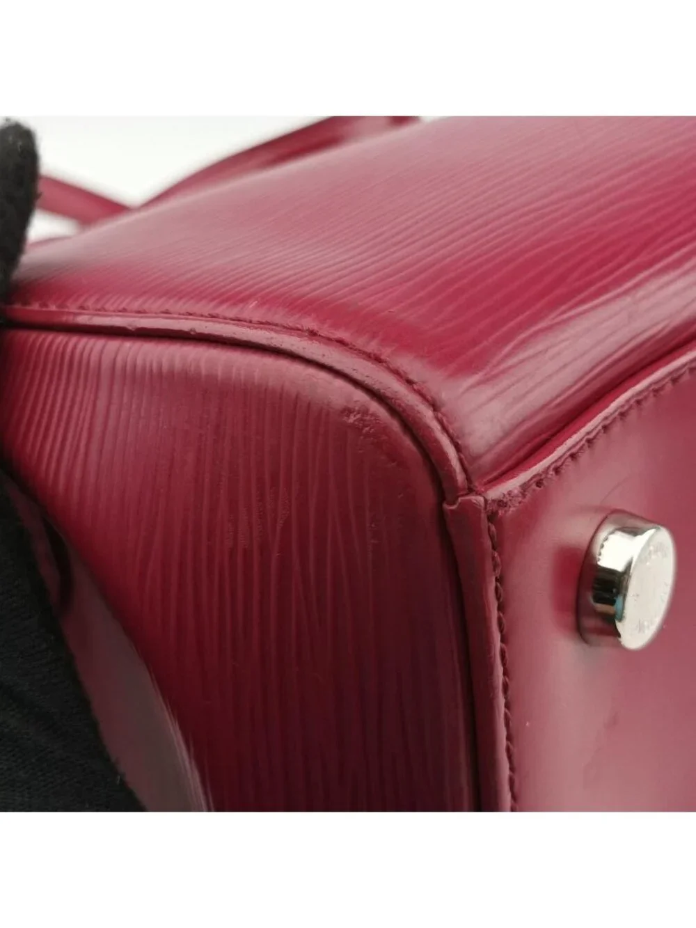 Louis Vuitton Blair MM Carmine Epi Handbag